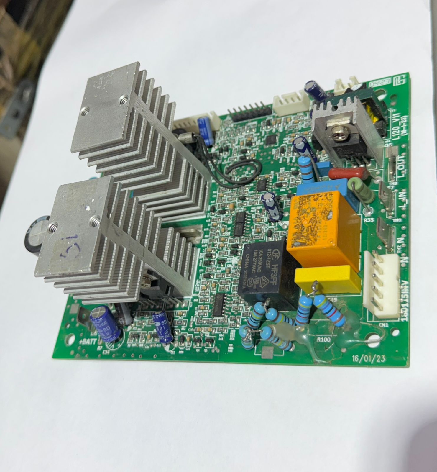 Livfast i900va Refurbished okay Tested (qyt 1)