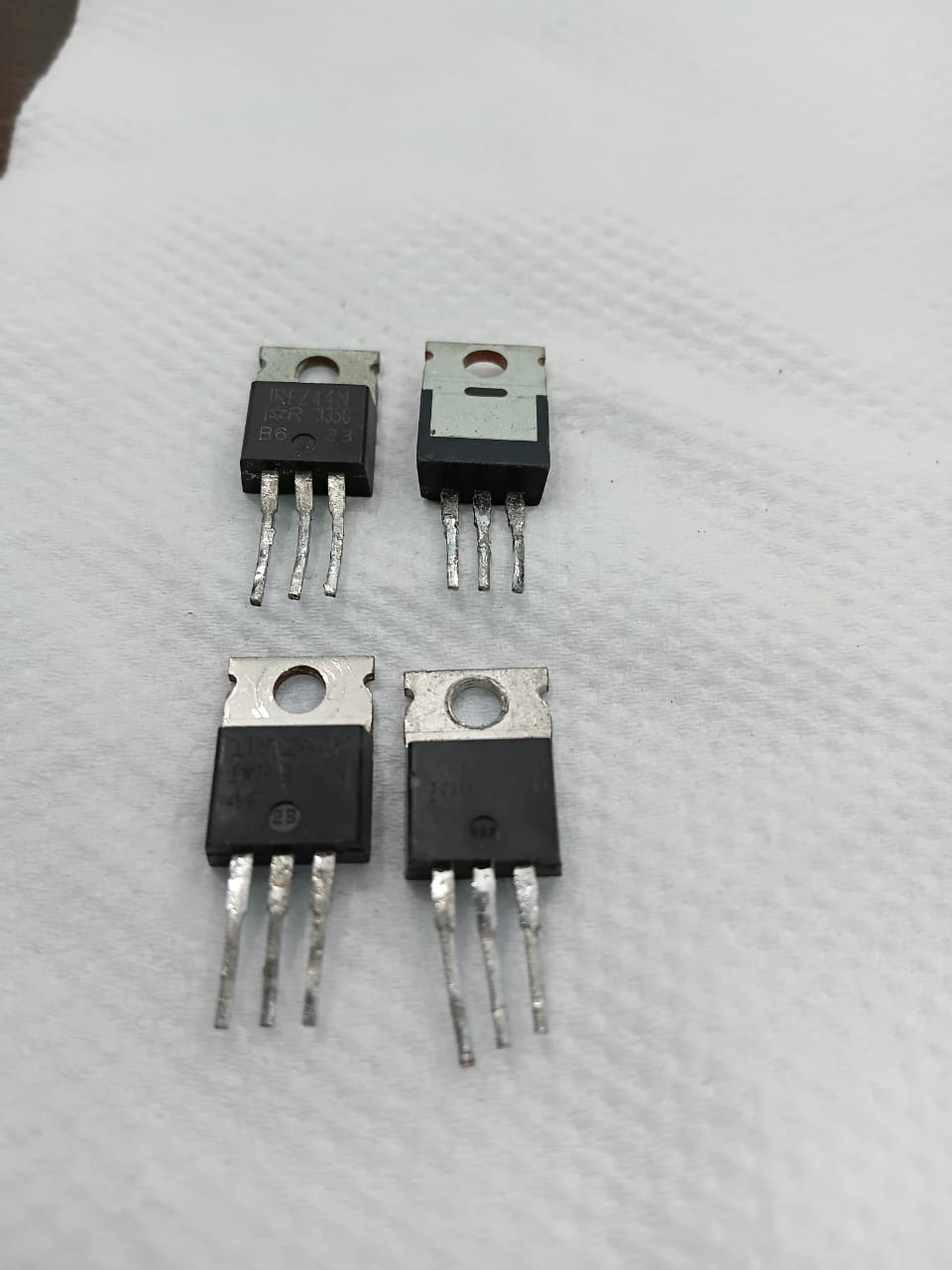 IRFZ44N mosfet Refurbished okay tested (qyt20)