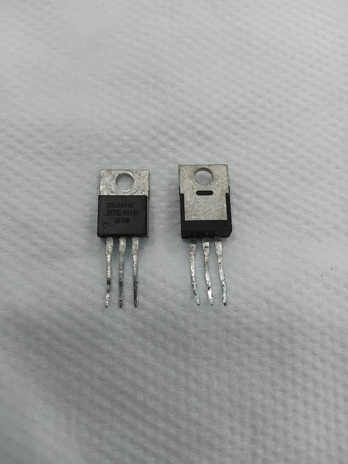 IRLB8748 mosfet   Refurbished okay tested (qyt 20)
